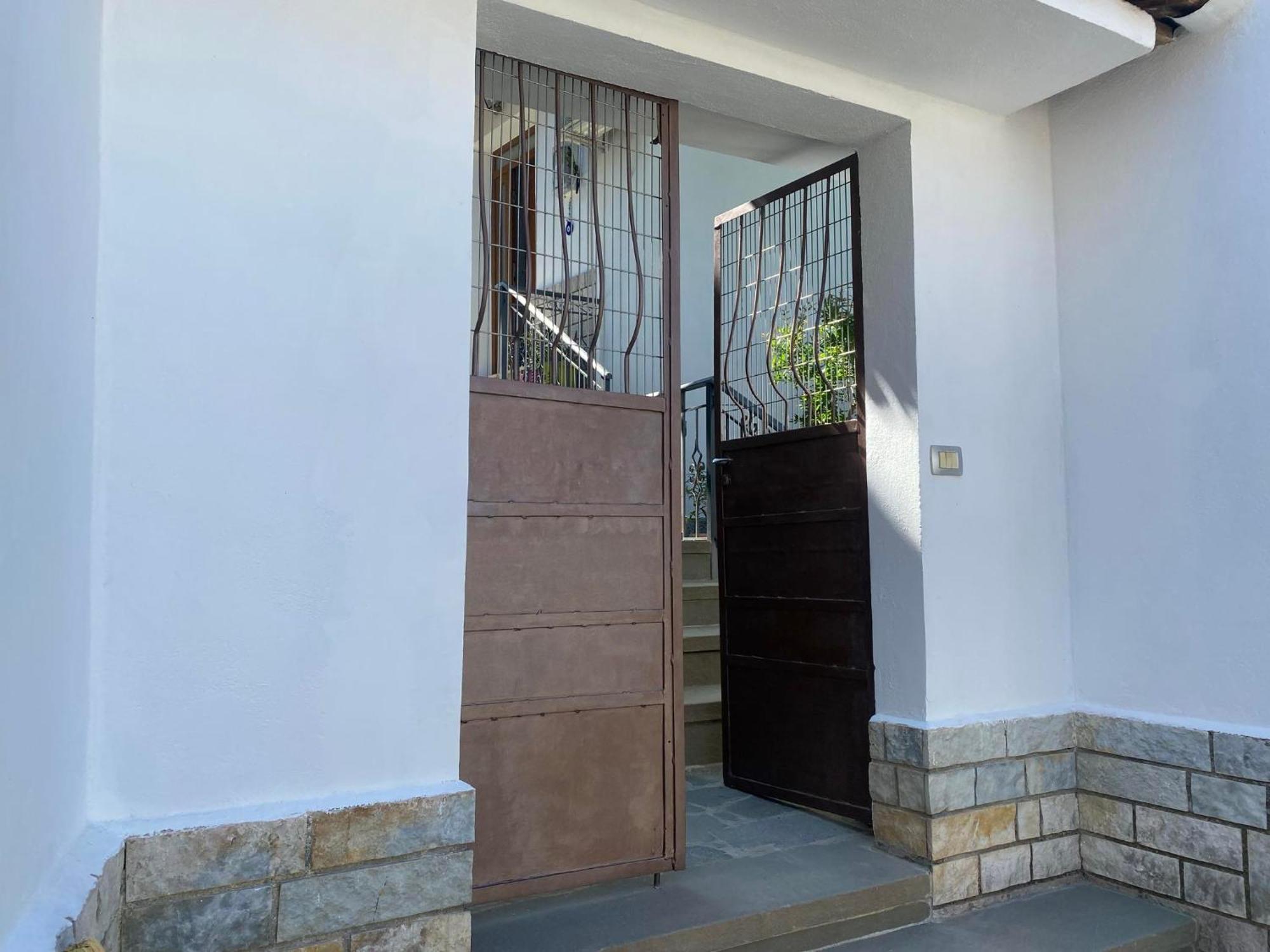 Guest House Persa Gjirokastër Exterior foto