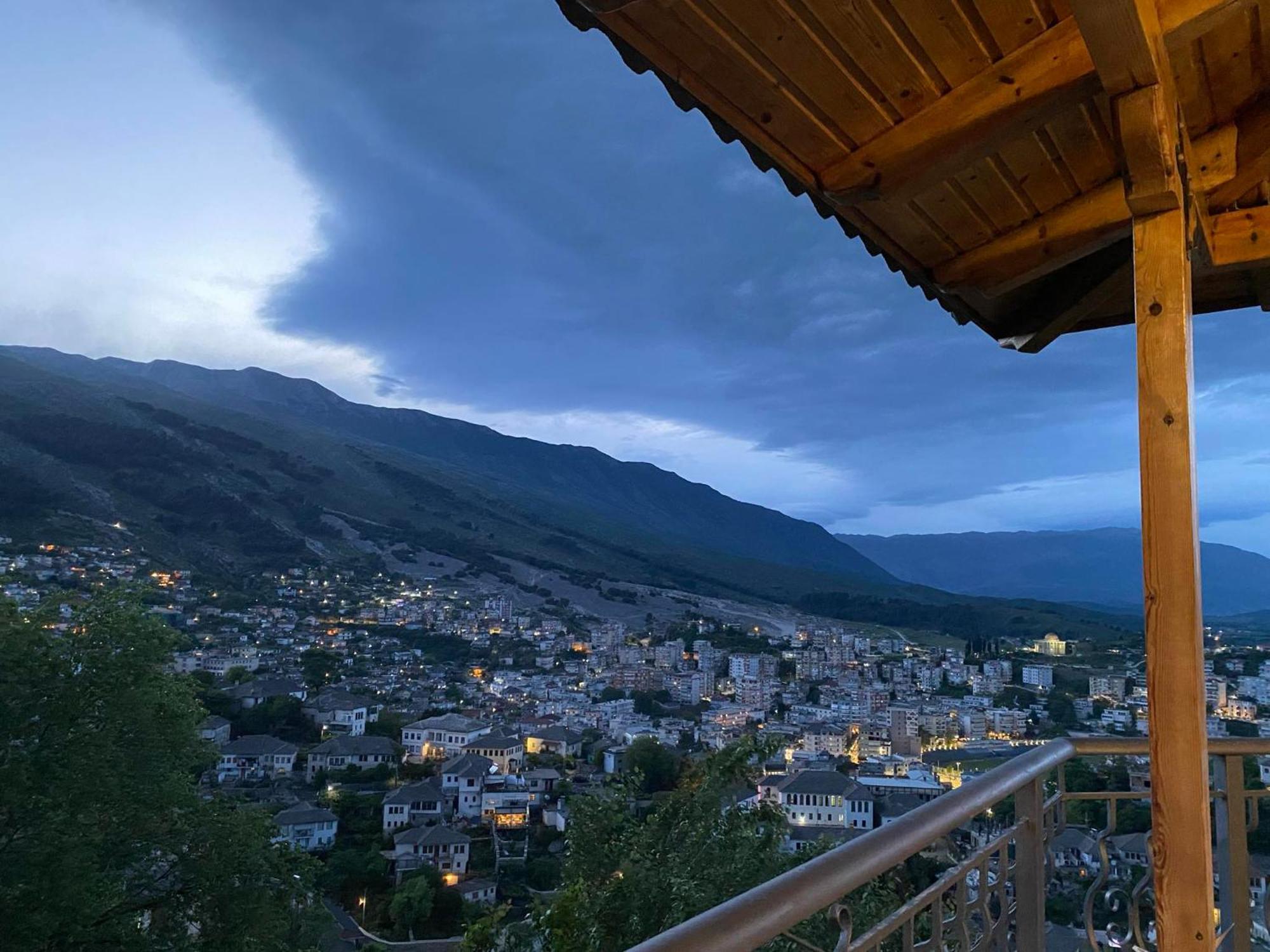Guest House Persa Gjirokastër Exterior foto